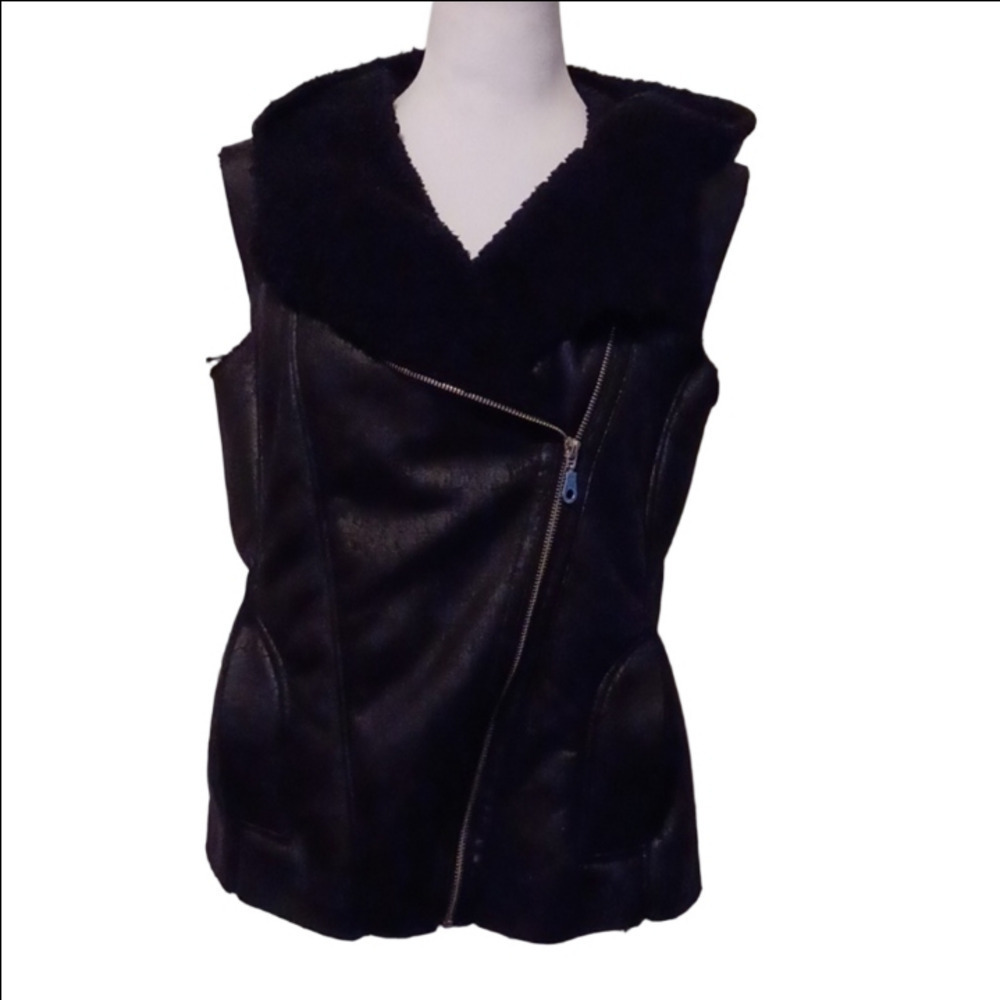 Dolce Cabo black vest with pockets and hoodie Women's Size XLarge